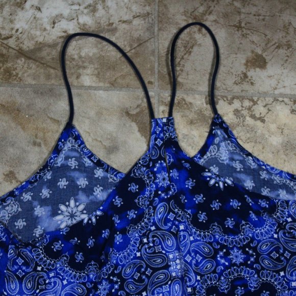 Patterned Tank Top - Picture 2 of 3